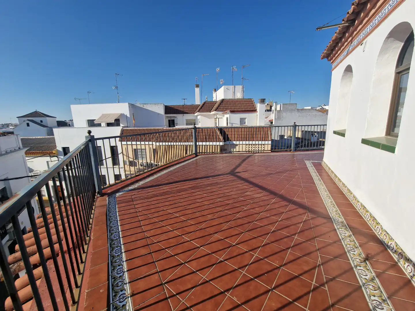 Terrassa de Pis en venda en Sanlúcar la Mayor amb Aire condicionat, Calefacció i Terrassa