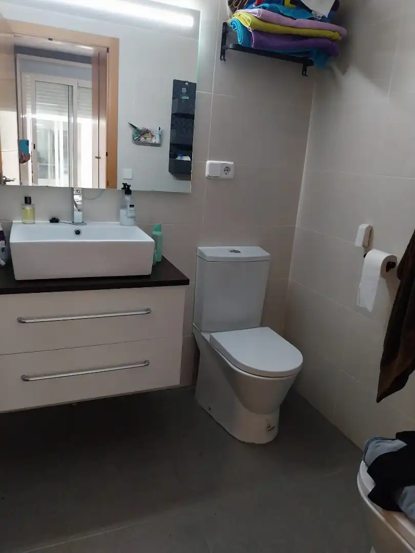 Badezimmer von Wohnung zum Verkauf in Favara mit Klimaanlage, Terrasse und Waschmaschine