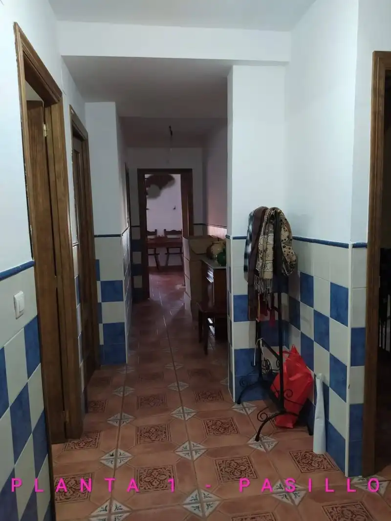 Einfamilien-Reihenhaus zum Verkauf in Villa del Campo mit Privatgarten und Möbliert