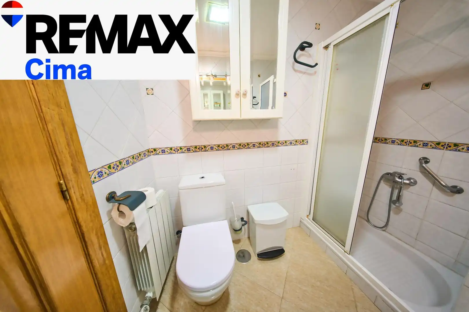 Baño de Piso en venta en Baza, Granada