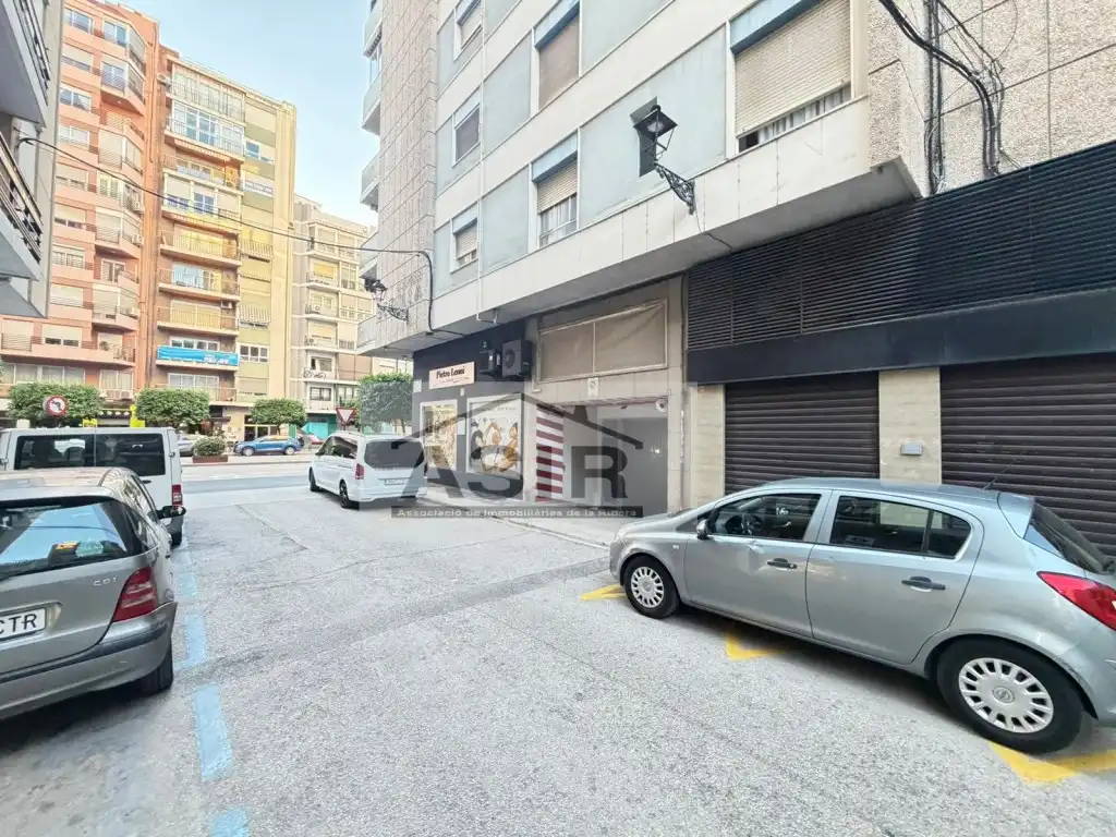 Außenansicht von Garage zum Verkauf in Alzira