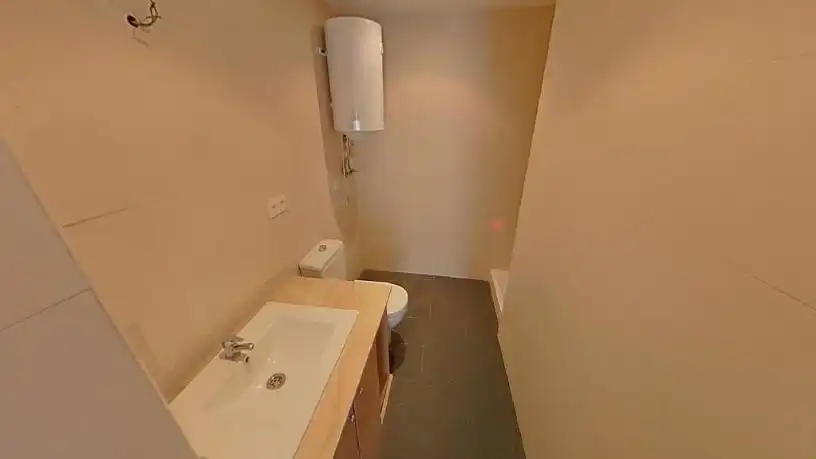 Bathroom of Flat for sale in Castelldefels