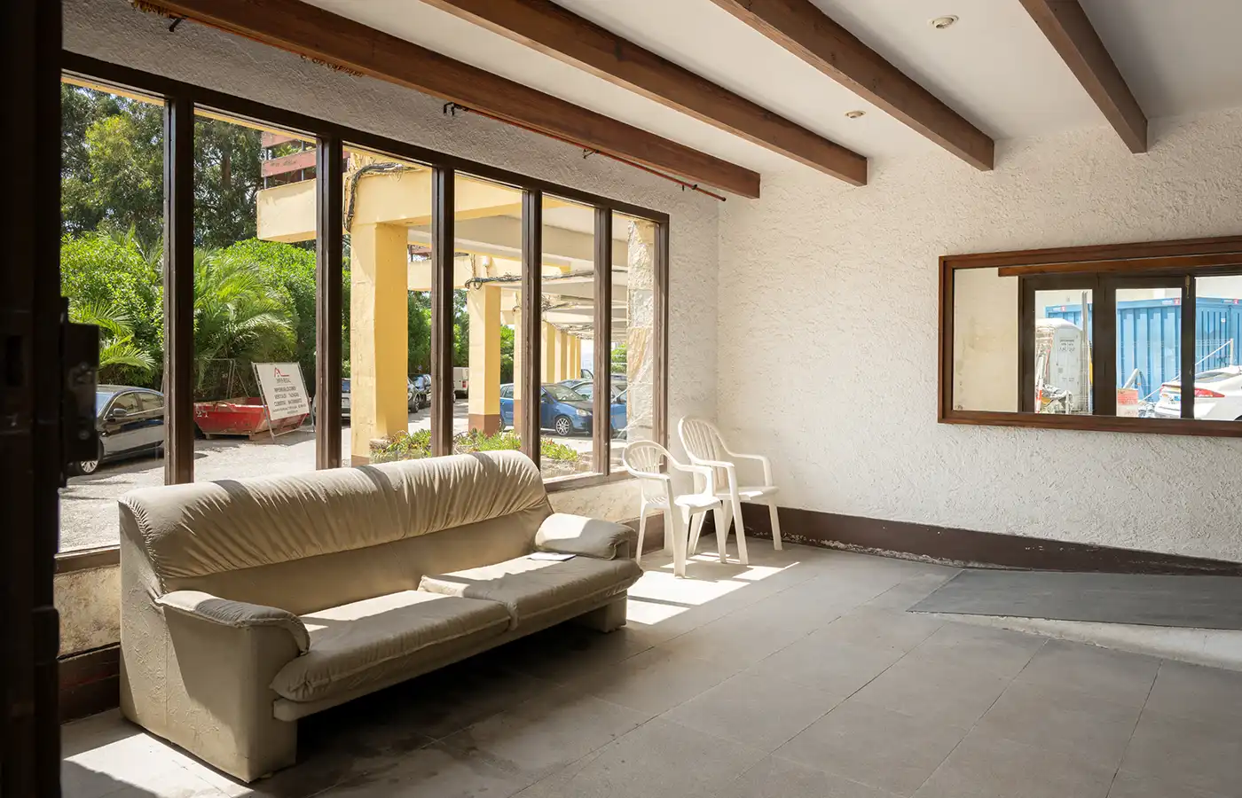 Wohnung zum Verkauf in Oleiros mit Terrasse, Abstellraum und Mikrowelle