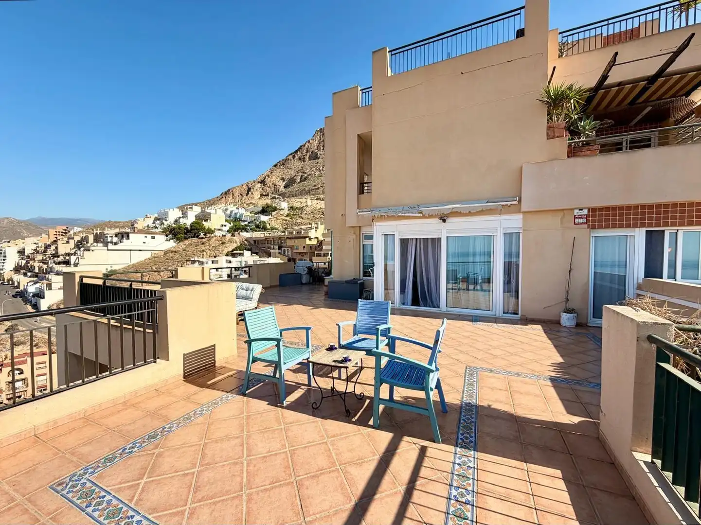 Terraza de Piso en venta en Roquetas de Mar con Aire acondicionado, Terraza y Amueblado