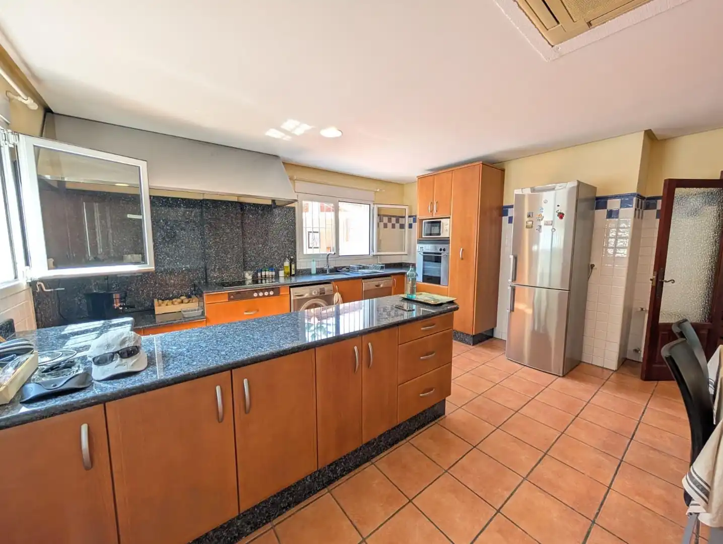 Küche von Haus oder Chalet zum Verkauf in Gandia mit Heizung, Privatgarten und Terrasse