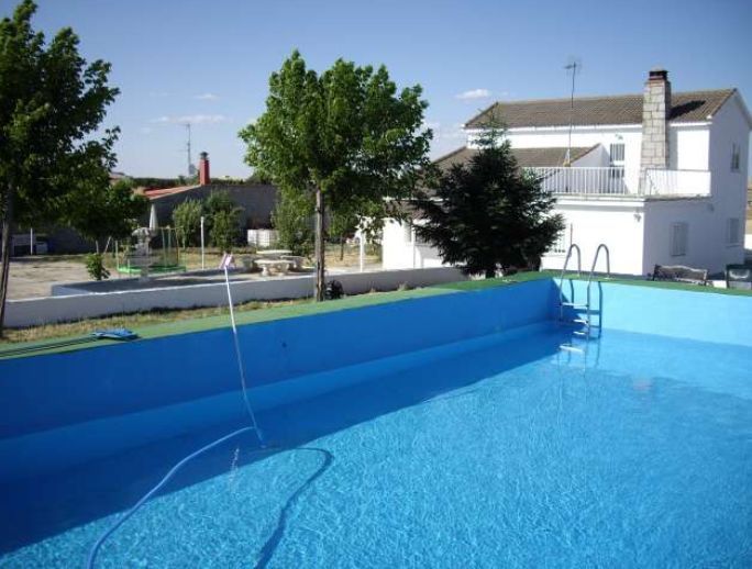 Swimming pool of House or chalet for sale in Arapiles  with Heating, Private garden and Swimming Pool