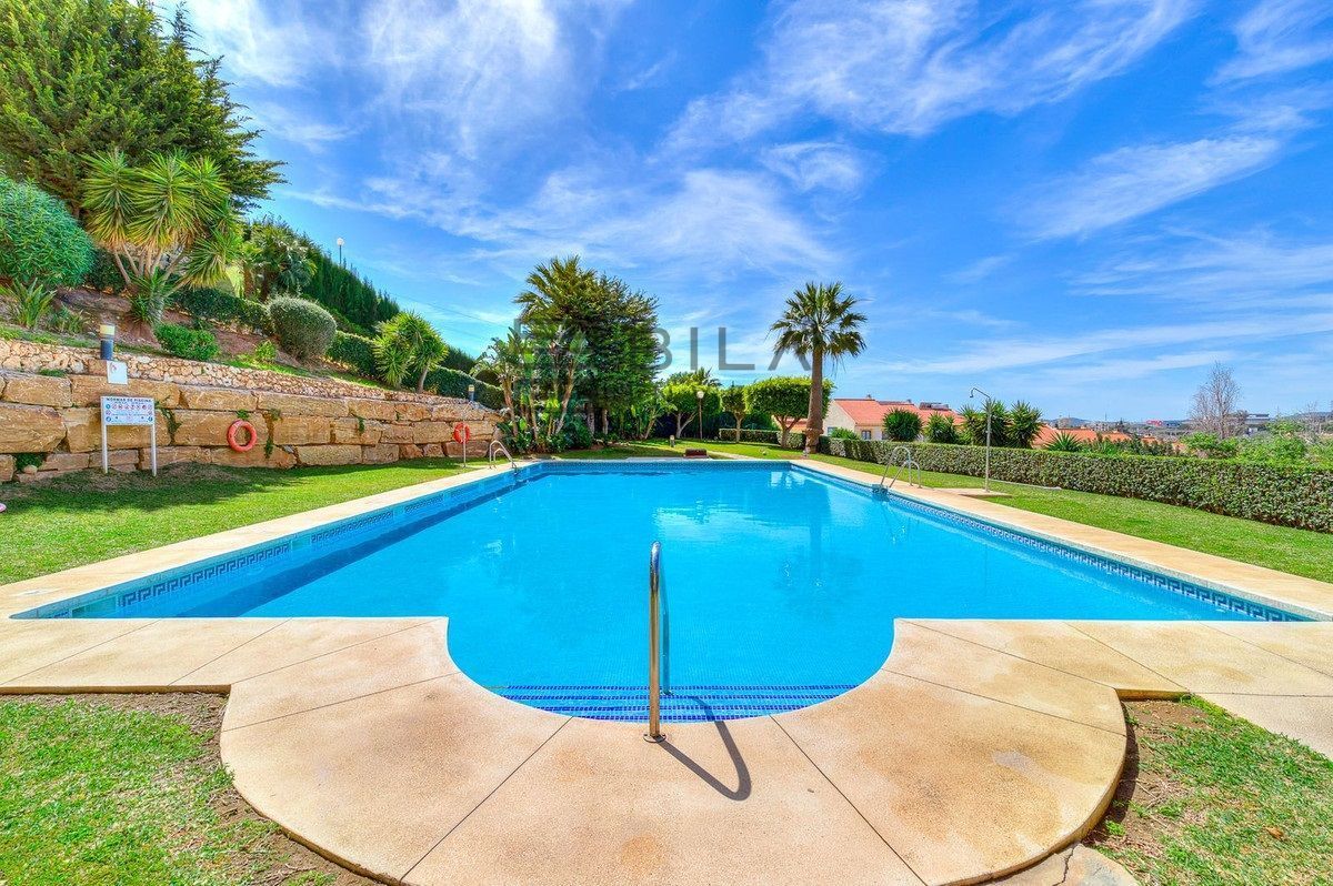Jardín de Piso en venta en Fuengirola con Aire acondicionado, Terraza y Piscina