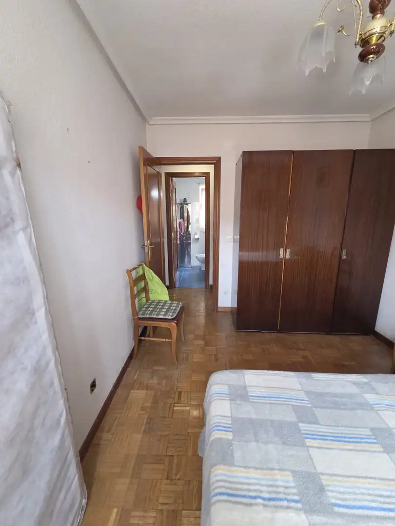 Bedroom of Flat for sale in Salamanca  with Heating, Parquet flooring and Balcony