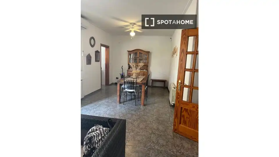 Room in Safranar