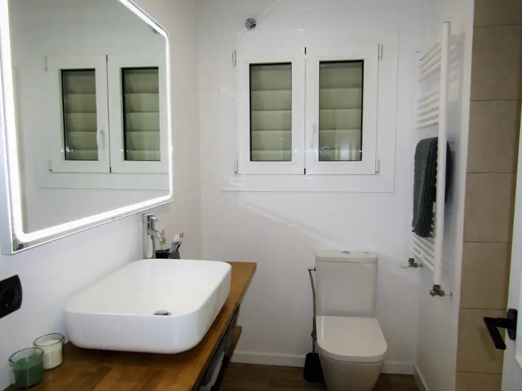 Bany de Apartament de lloguer en Calonge i Sant Antoni amb Moblat