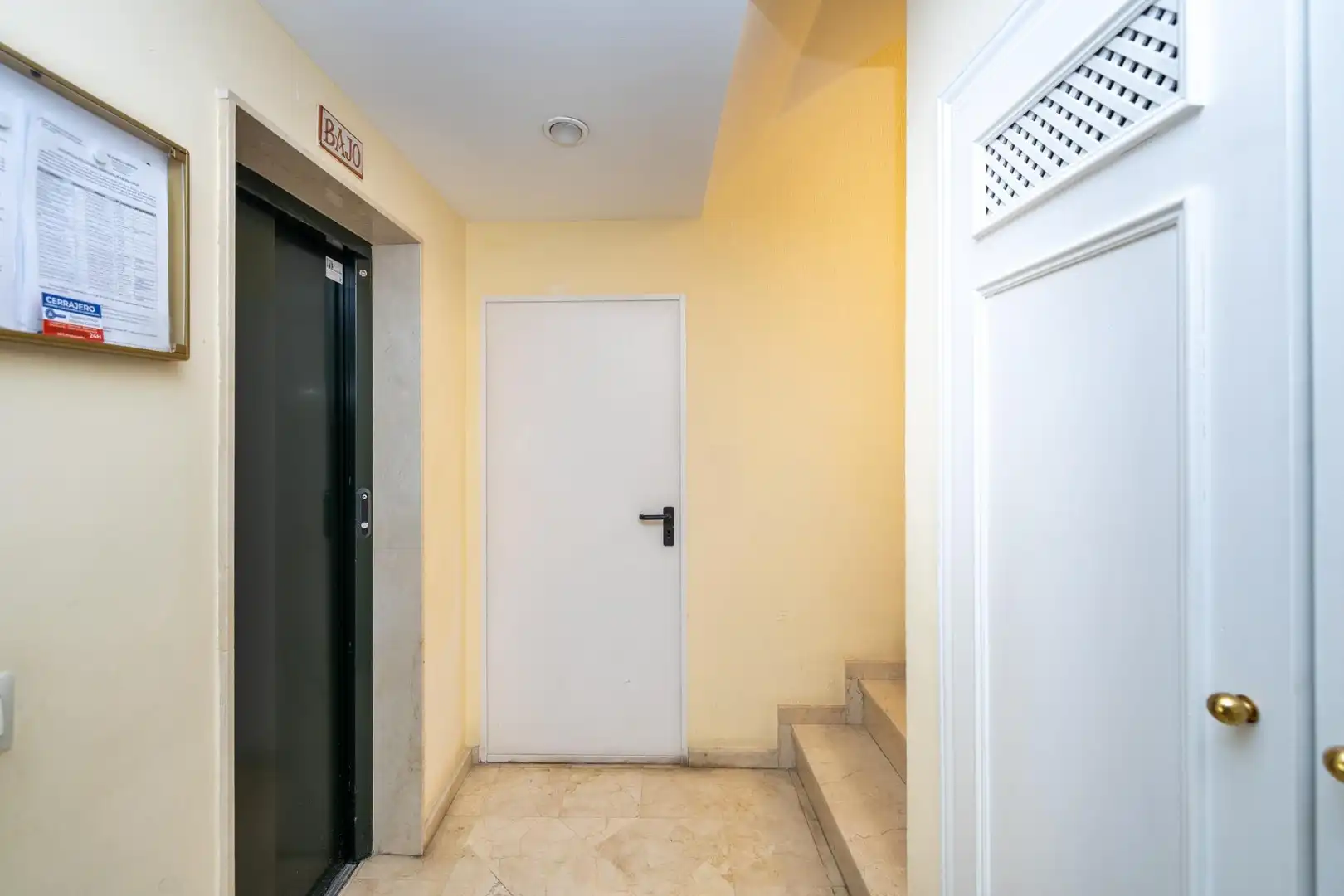Exclusivo piso de 4 dormitorios con terraza y vistas despejadas en El Serrallo. Si buscas un hogar espacioso, luminoso y listo par, imatge 4