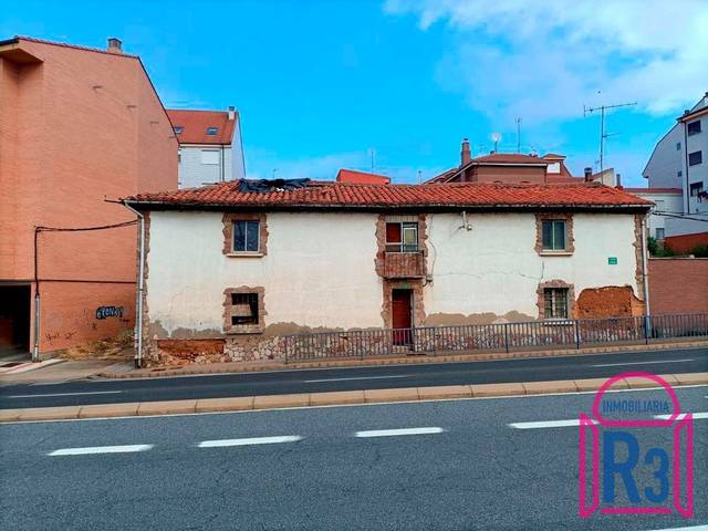 Casa-chalet en Venta en Astorga en Valverde de la Virgen