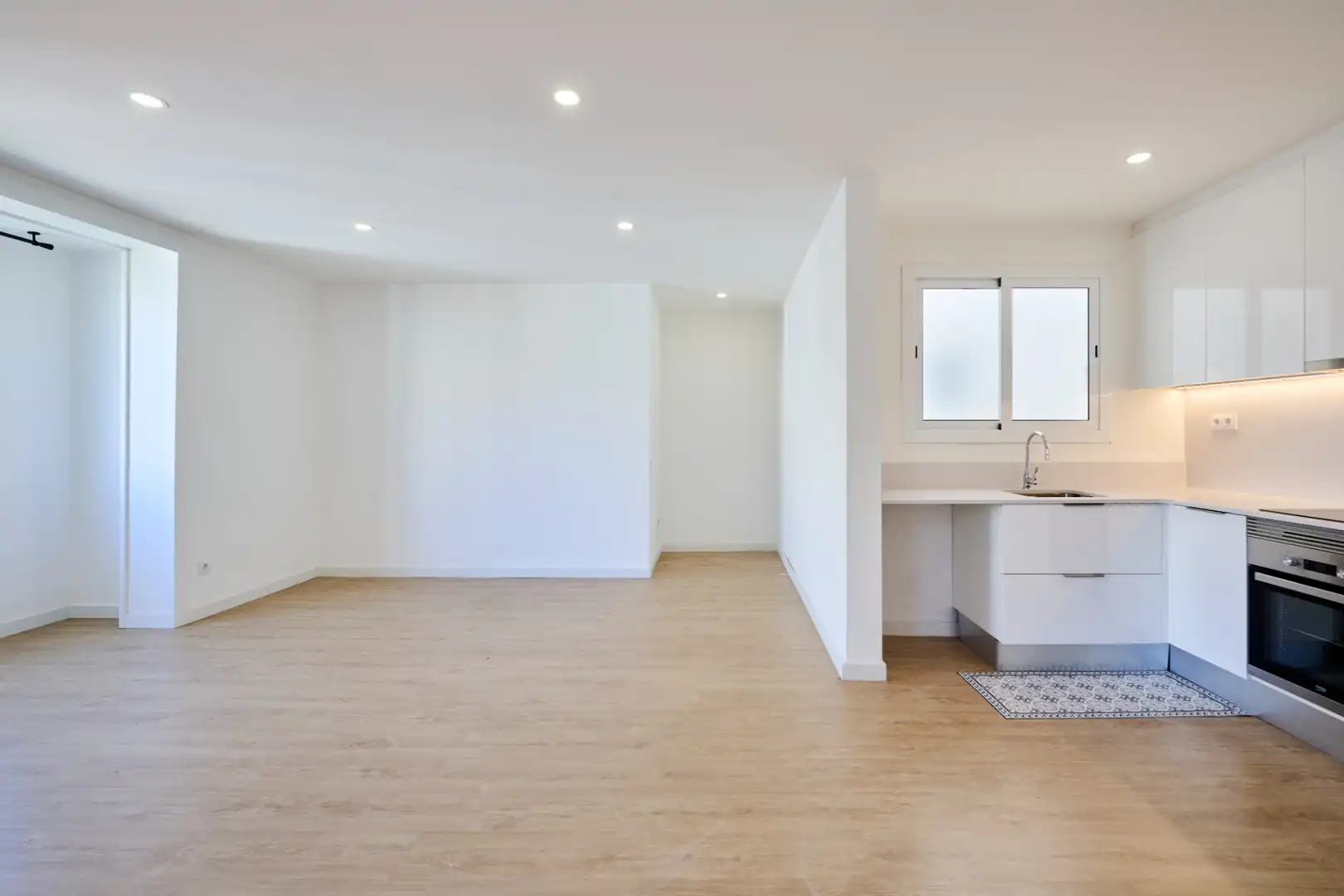 Piso en venta en Barcelona con Aire acondicionado, Calefacción y Terraza