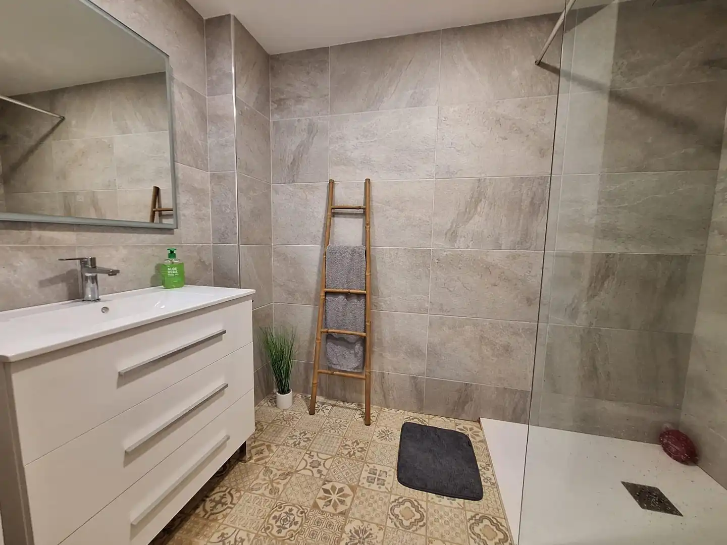 Baño de Apartamento en venta en Tavernes de la Valldigna con Terraza y Piscina comunitaria