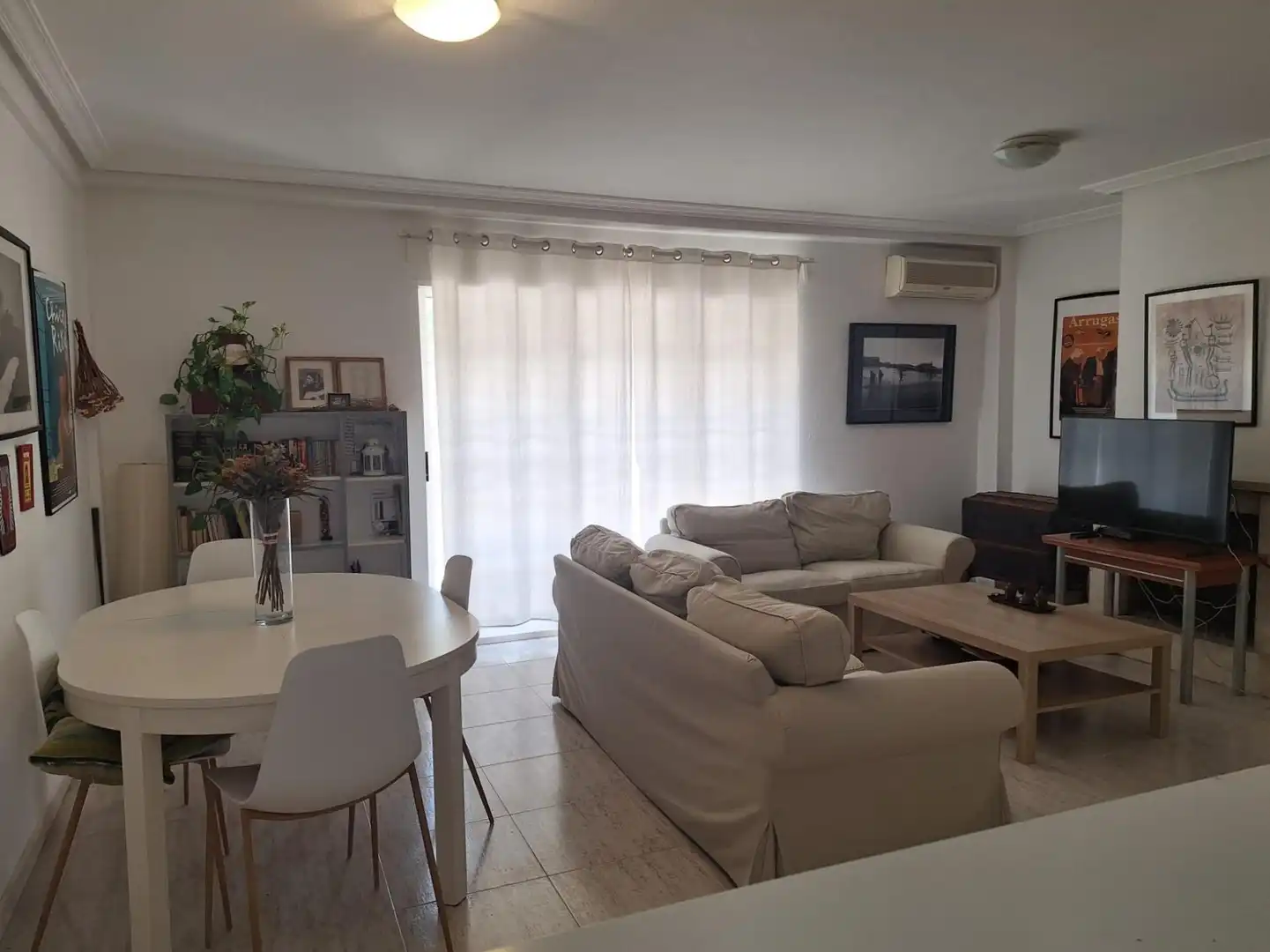 Sala d'estar de Casa adosada de lloguer en Murcia amb Aire condicionat, Terrassa i Moblat