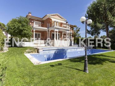 Casa amb balcó de lloguer a El Bosque