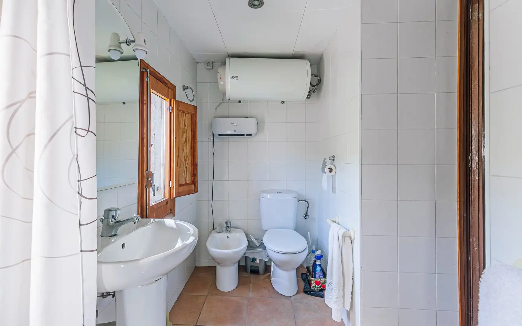 Baño de Finca rústica en venta en Navès con Calefacción, Jardín privado y Terraza