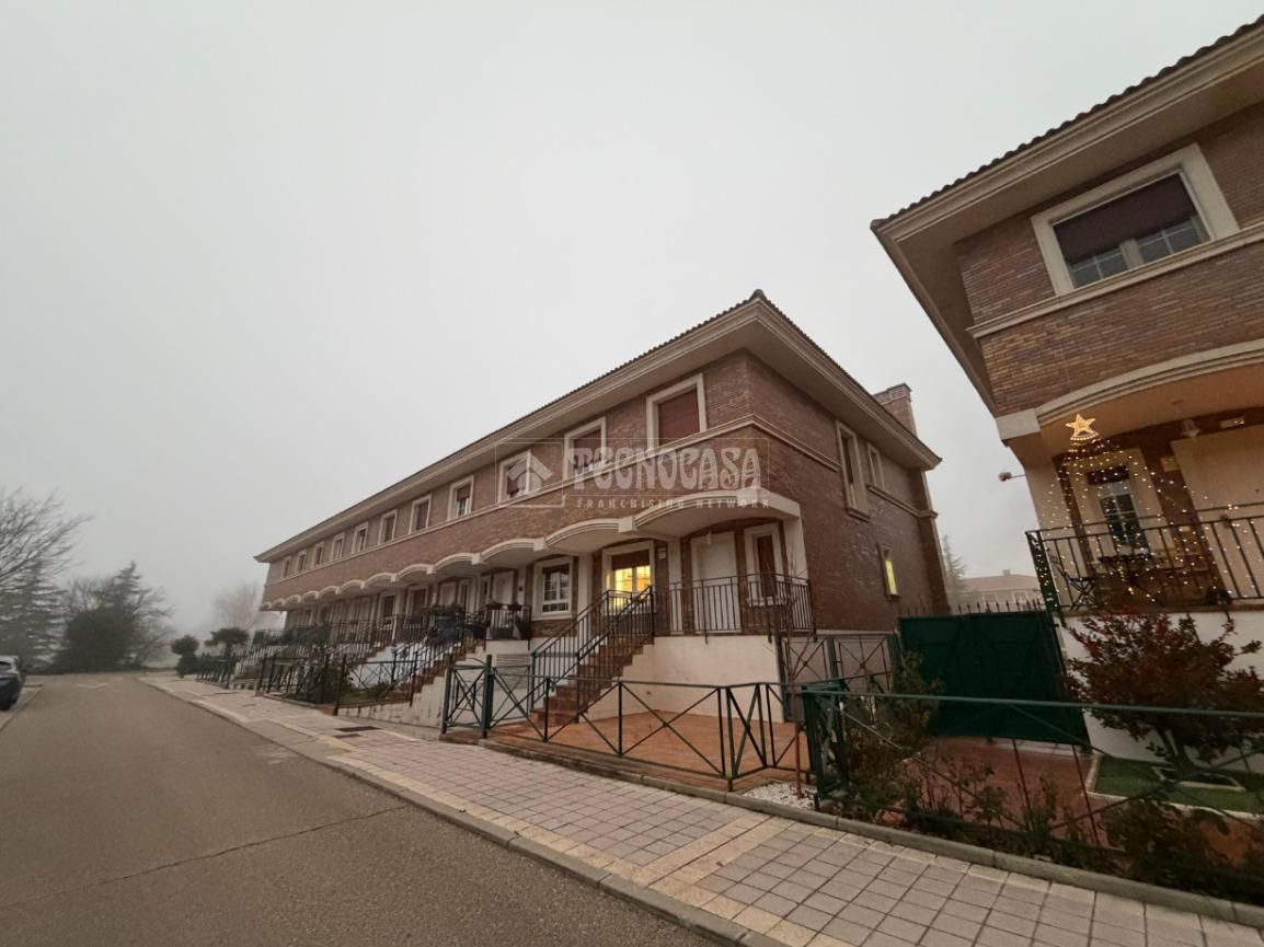 Exterior view of Single-family semi-detached for sale in Grijota  with Heating and Alarm