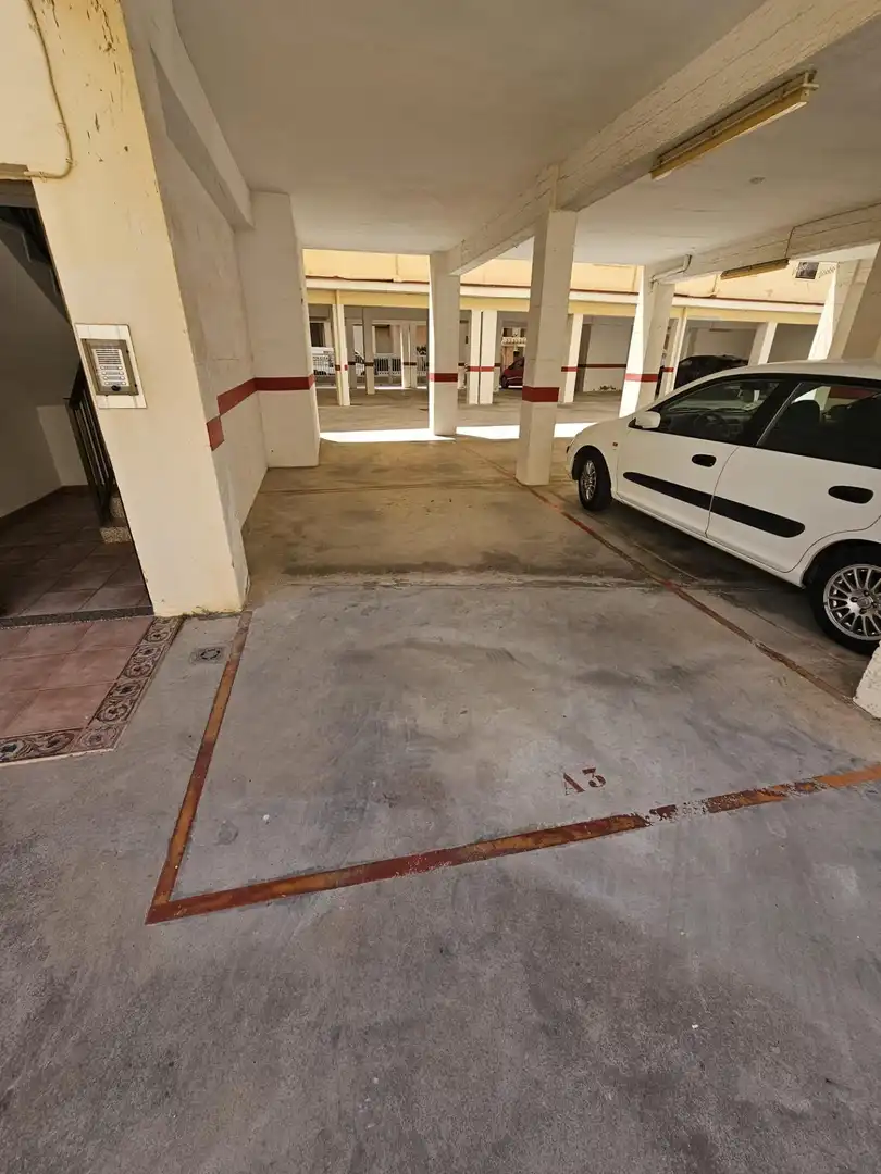 Parking de Piso en venta en Tavernes de la Valldigna con Aire acondicionado, Terraza y Amueblado