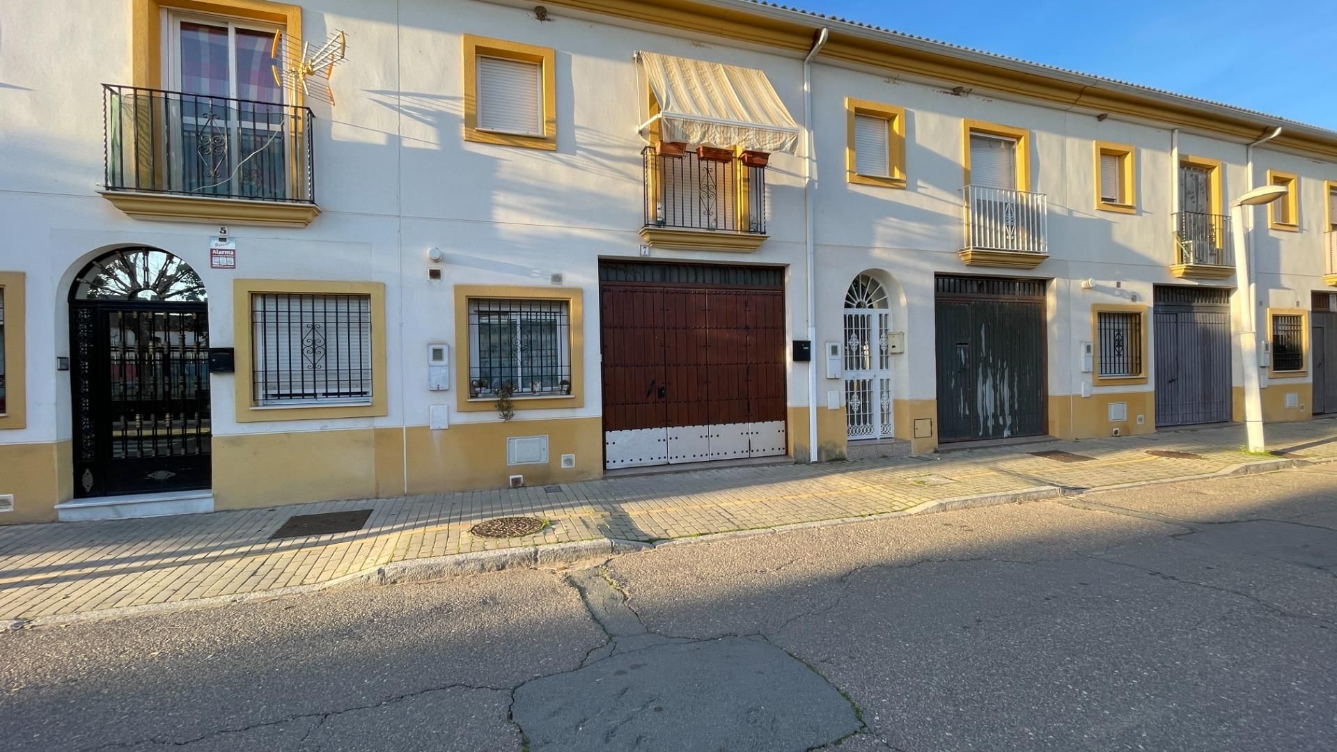 Exterior view of House or chalet for sale in  Córdoba Capital  with Air Conditioner, Private garden and Terrace