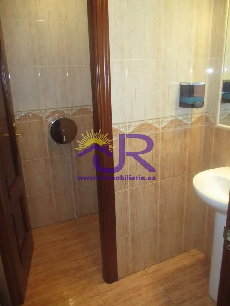Local comercial en venta en Casco Urbano, imagen 5