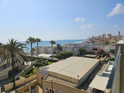 Vista exterior de Apartament en venda en La Manga del Mar Menor amb Aire condicionat