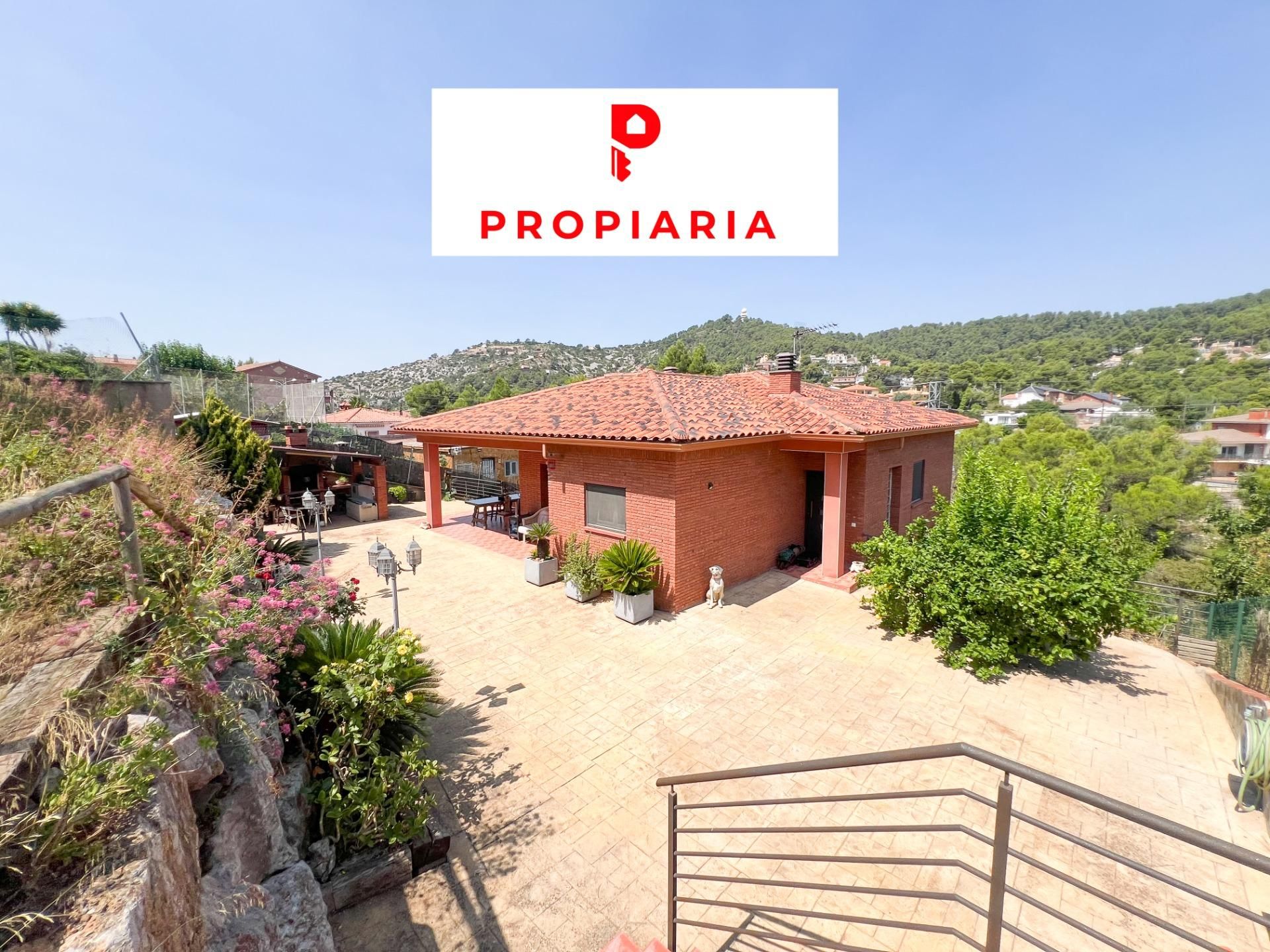 Vista exterior de Casa o xalet en venda en Vallirana amb Calefacció, Jardí privat i Terrassa