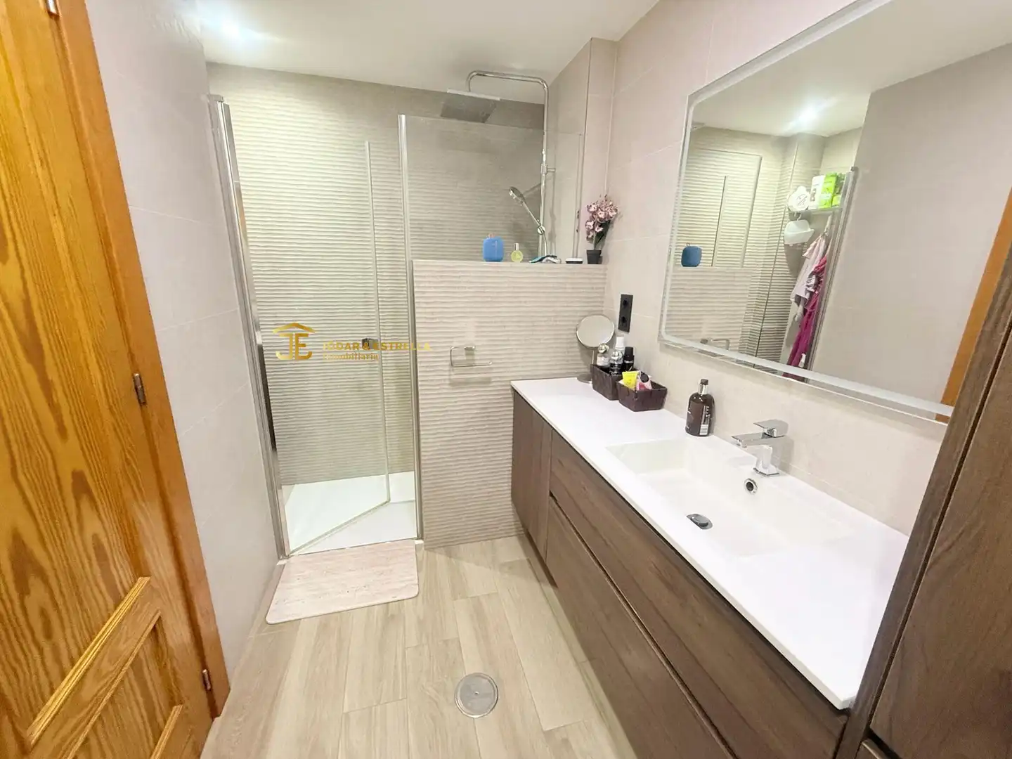 Bathroom of Flat for sale in Lorca  with Air Conditioner, Heating and Storage room