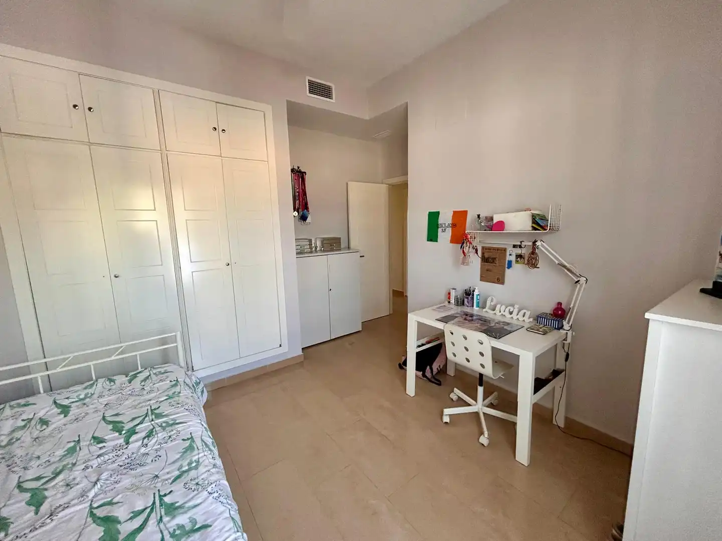 Dormitori de Casa o xalet en venda en Alcalá de Guadaira amb Aire condicionat, Jardí privat i Traster