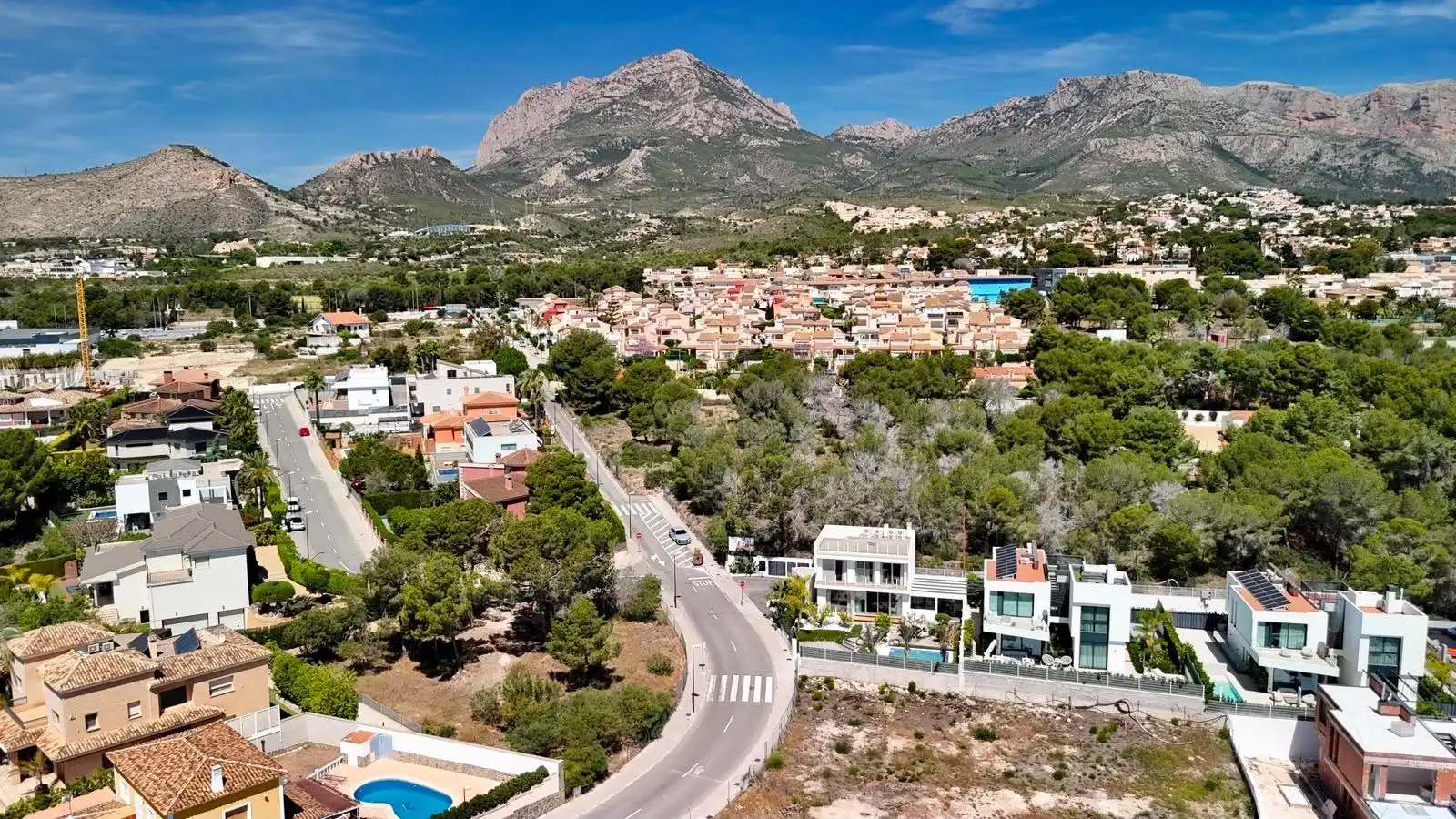 Vista exterior de Casa o chalet en venta en La Nucia con Terraza