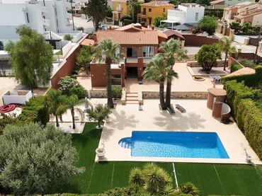 Villa avec balcon à vendre à El Montgó