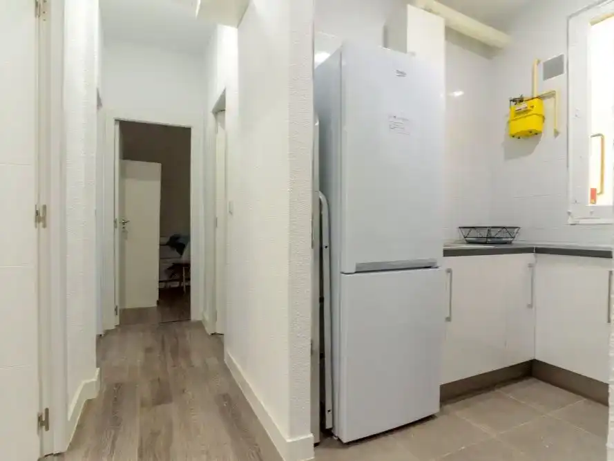 Kitchen of Flat for share in Barrio de Salamanca