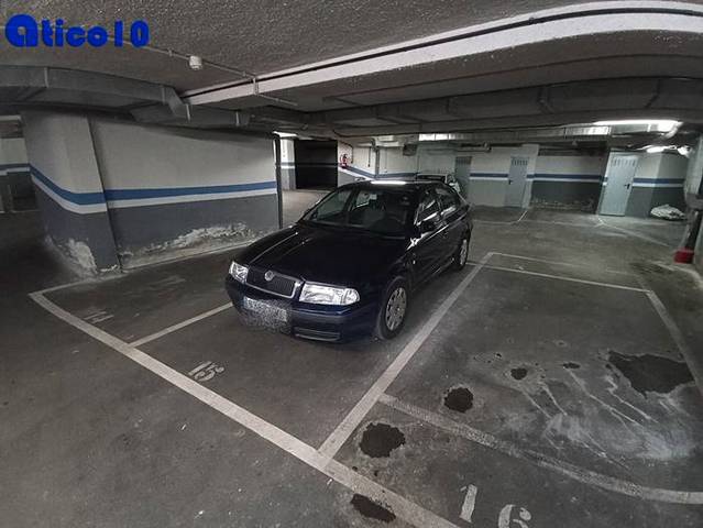 Garaje en Venta en Pasaje Luis Muñiz, 4 en Santo Domingo - El Campillín