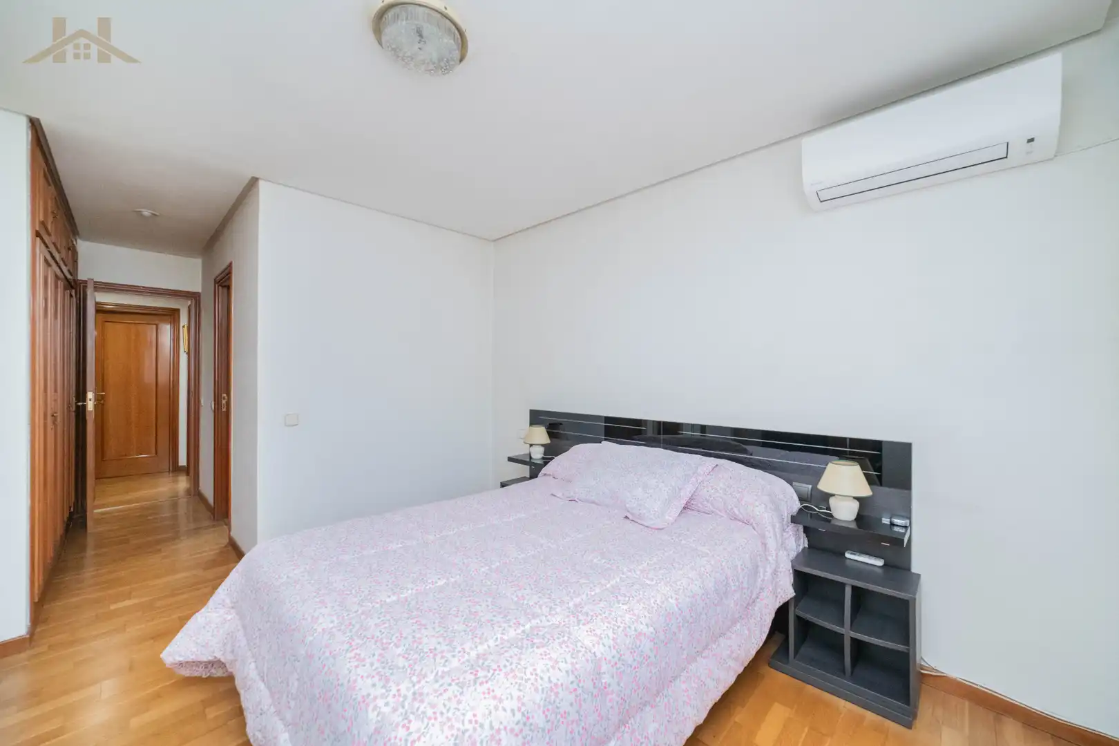Habitación de Casa o chalet en venta en Villaviciosa de Odón con Aire acondicionado, Calefacción y Jardín privado