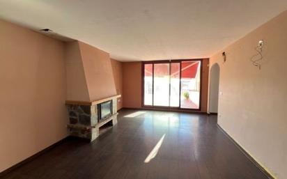 Living room of Flat for sale in Sabadell  with Terrace and Balcony