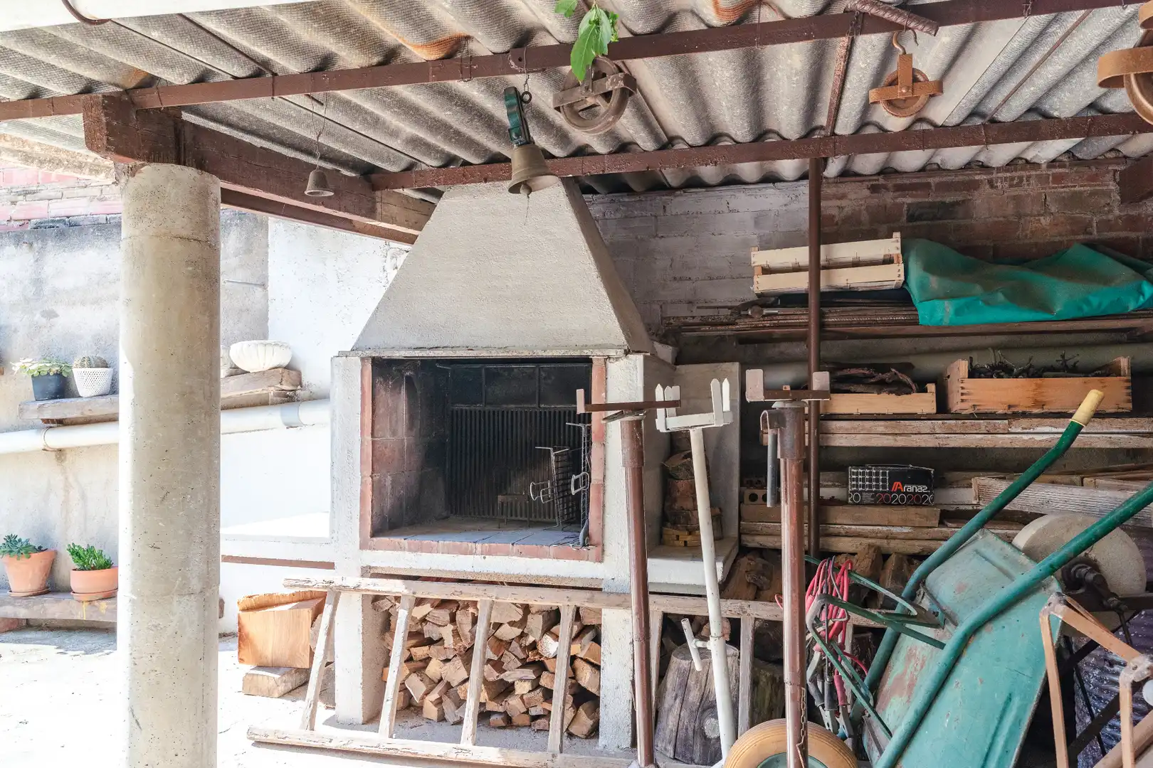 Außenansicht von Haus oder Chalet zum Verkauf in La Pobla de Mafumet mit Klimaanlage, Heizung und Privatgarten