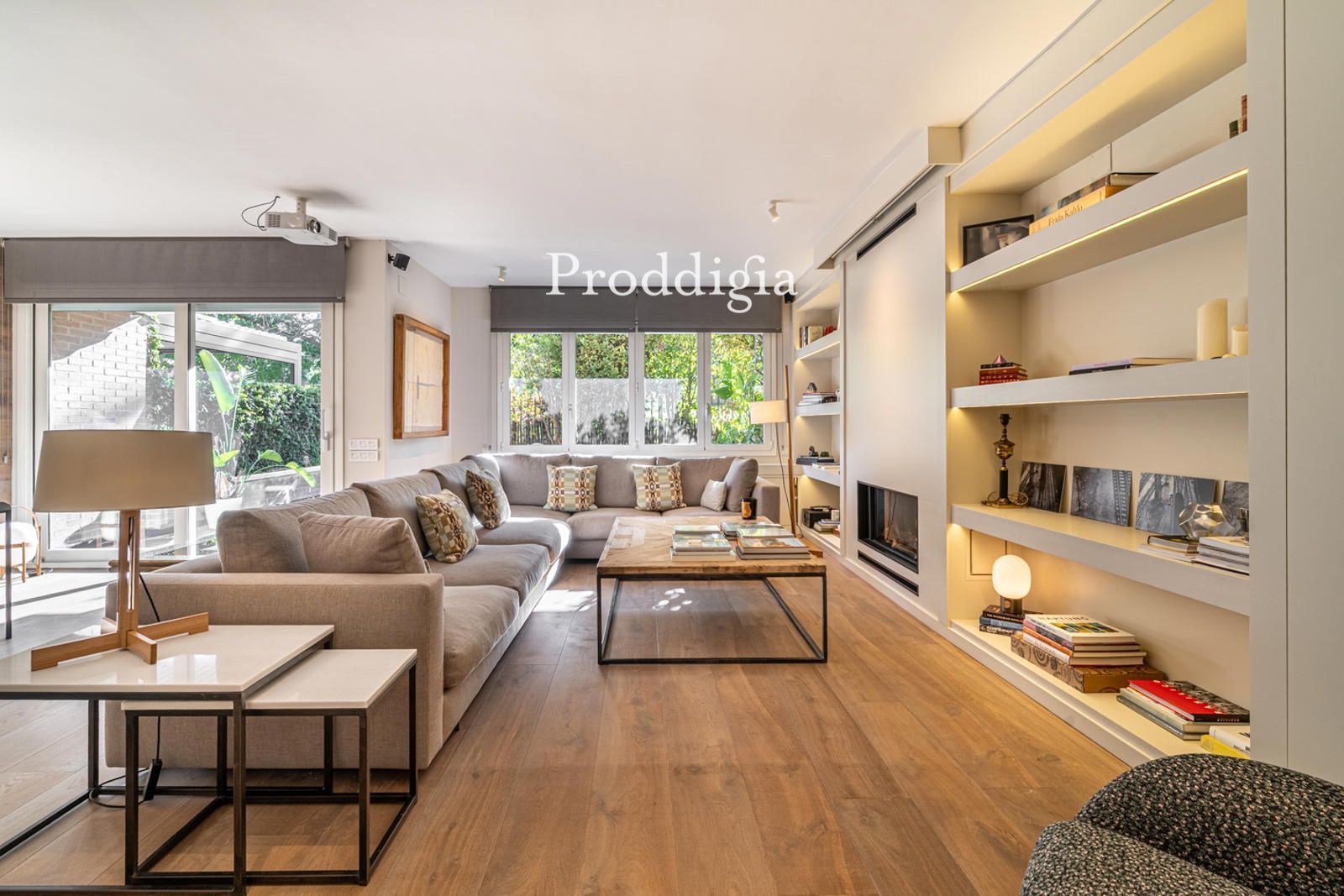 Living room of Single-family semi-detached for sale in Sant Cugat del Vallès  with Air Conditioner, Heating and Terrace