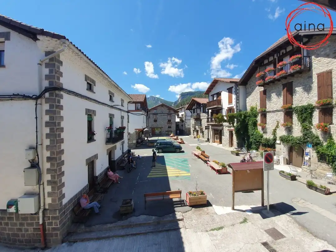 Vista exterior de Casa o chalet en venta en Burgui / Burgi con Balcón