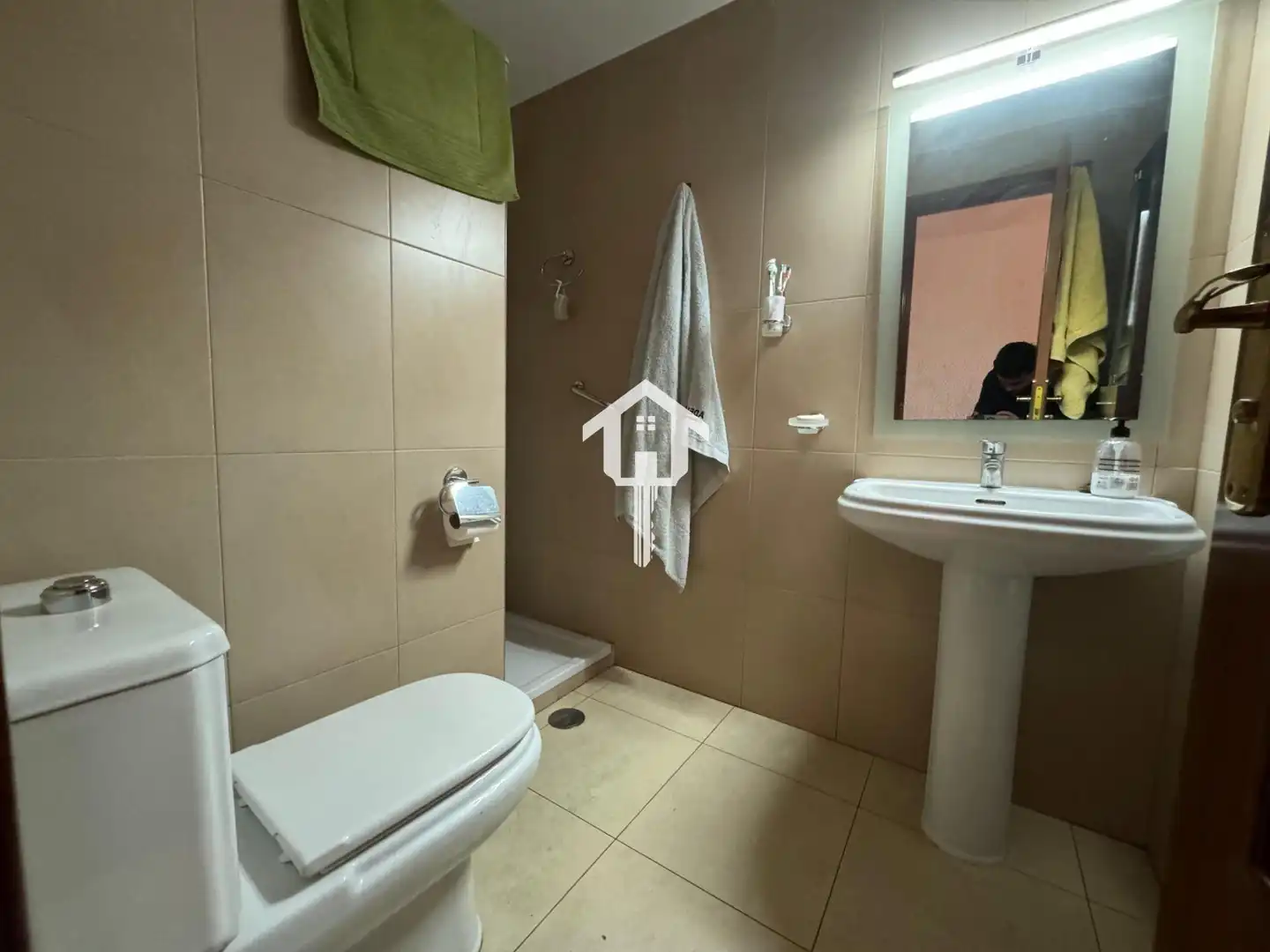 Badezimmer von Wohnung zum Verkauf in Alicante / Alacant mit Privatgarten und Balkon