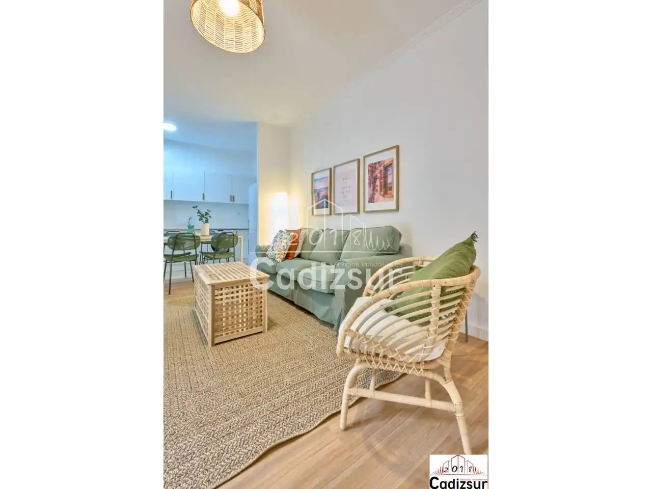 Sala de estar de Piso en venta en Cádiz con Trastero y Amueblado
