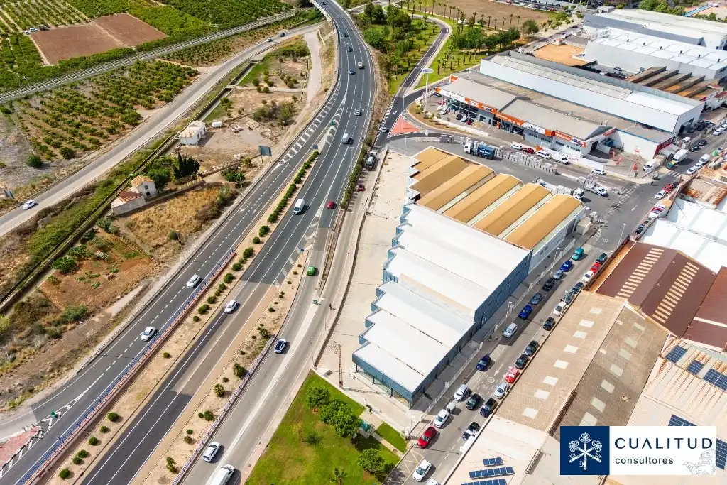Vista exterior de Nave industrial de alquiler en Vila-real