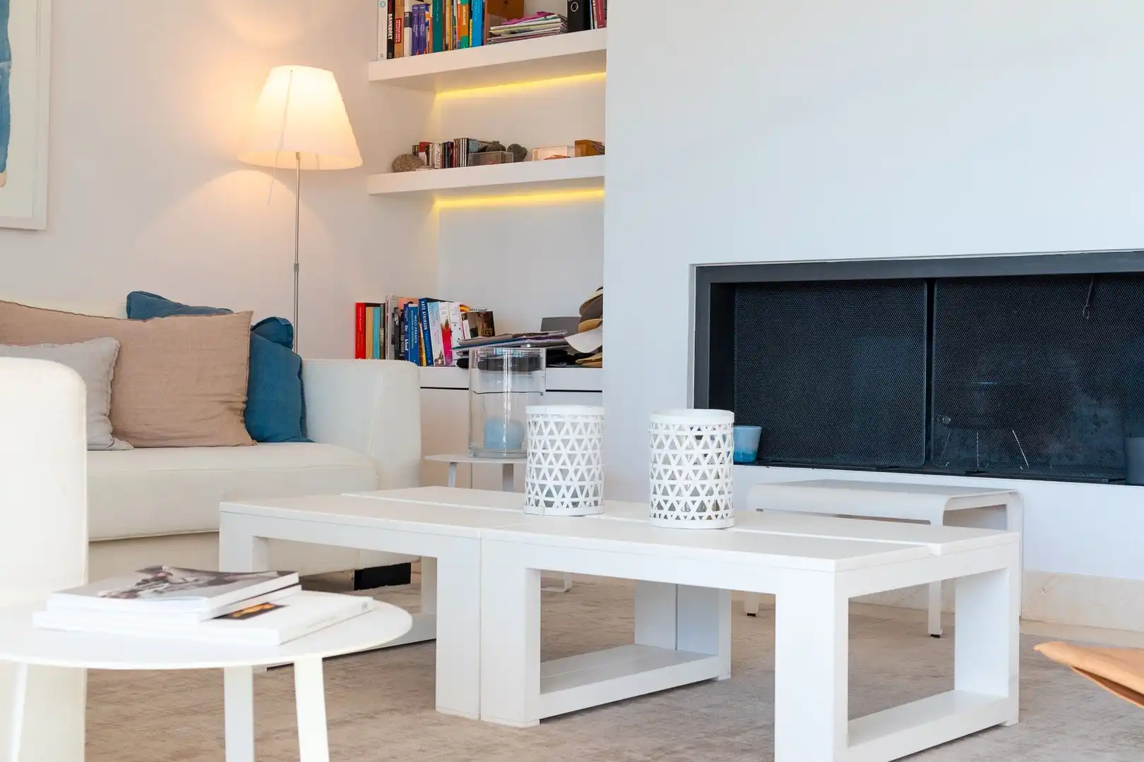 Sala d'estar de Casa o xalet de lloguer en Estepona amb Aire condicionat, Jardí privat i Terrassa