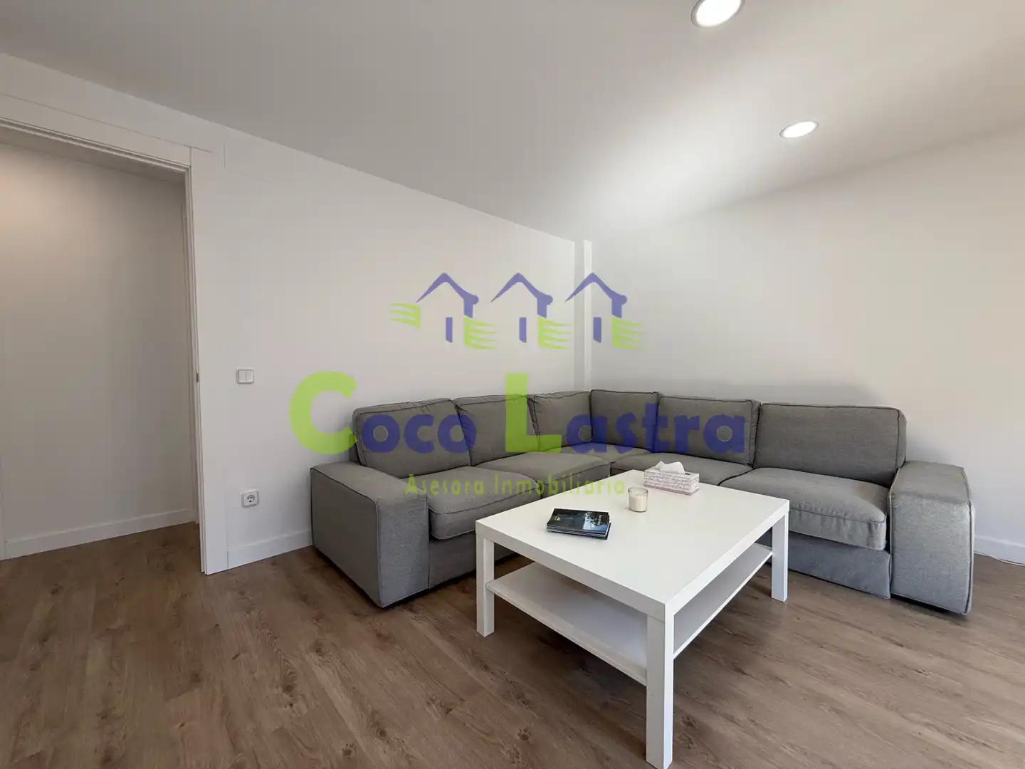 Sala d'estar de Àtic de lloguer en Salamanca amb Calefacció, Parquet i Terrassa