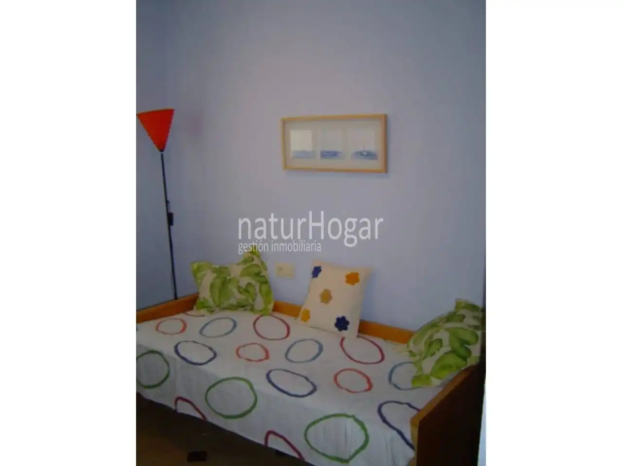 Habitación de Casa adosada en venta en Paterna con Terraza y Piscina comunitaria
