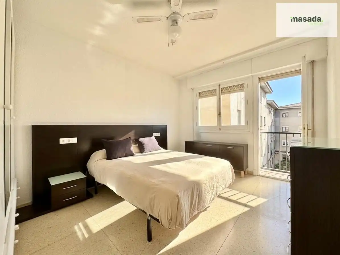 Bedroom of Flat for sale in Granada  with Air Conditioner, Storage room and Balcony