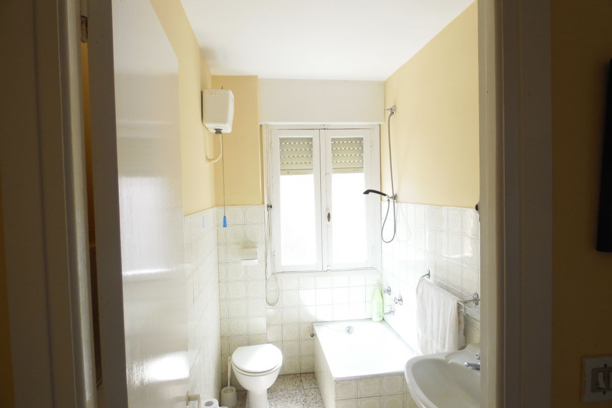 Bathroom of Apartment for sale in Medina de Pomar  with Terrace and Furnished