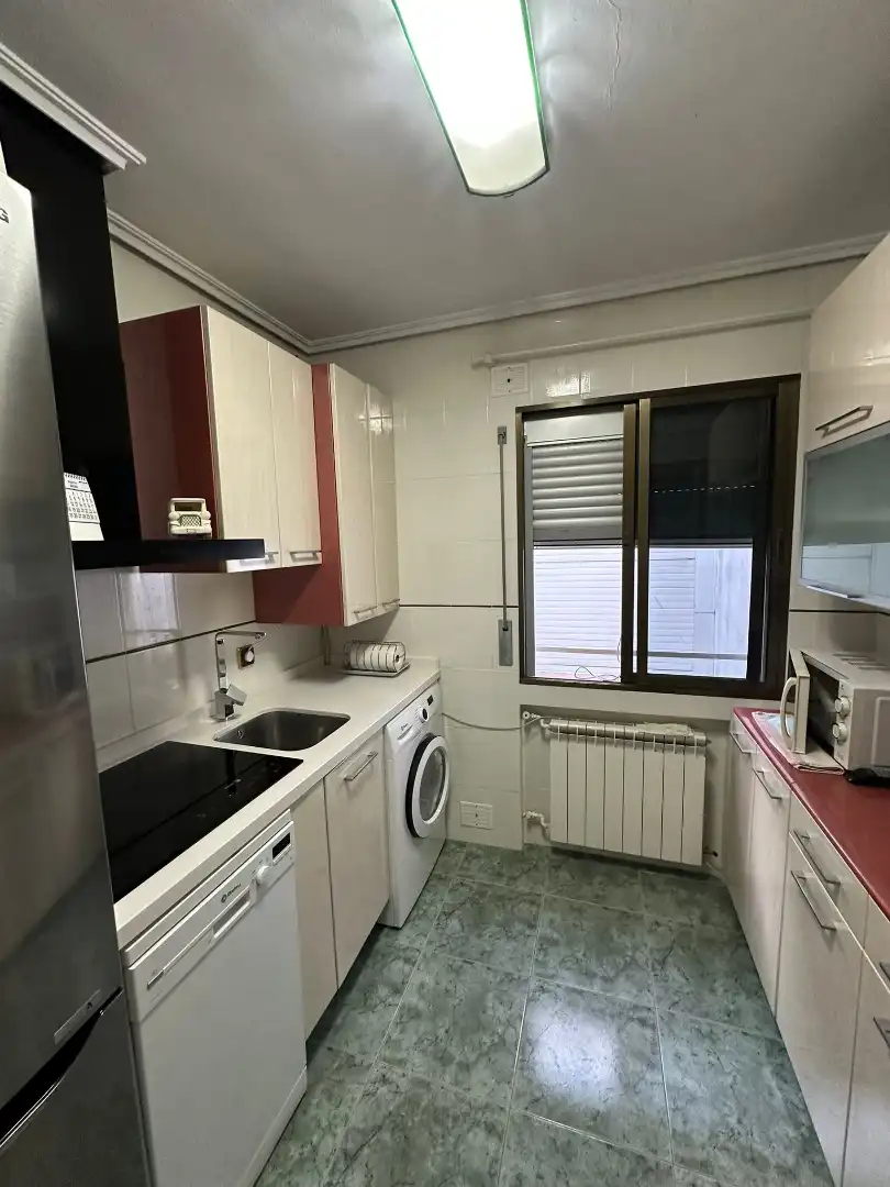 Cuina de Pis en venda en Valladolid amb Calefacció, Parquet i Moblat