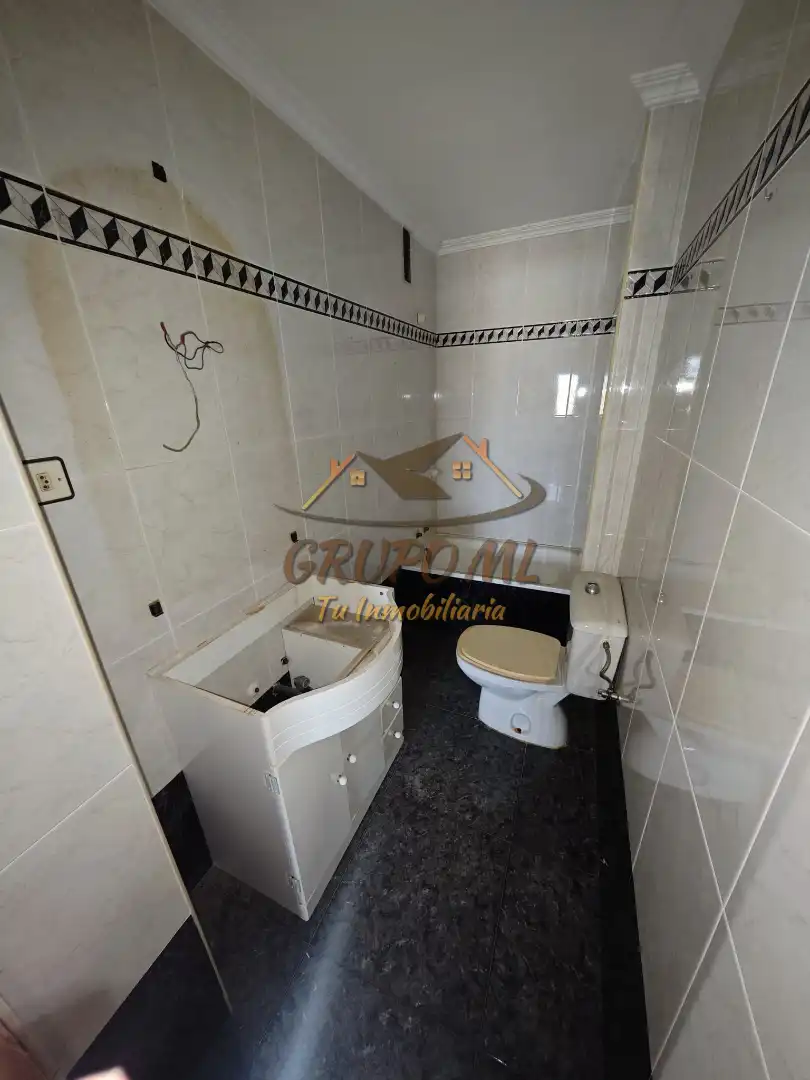 Baño de Piso en venta en Bailén con Aire acondicionado y Balcón