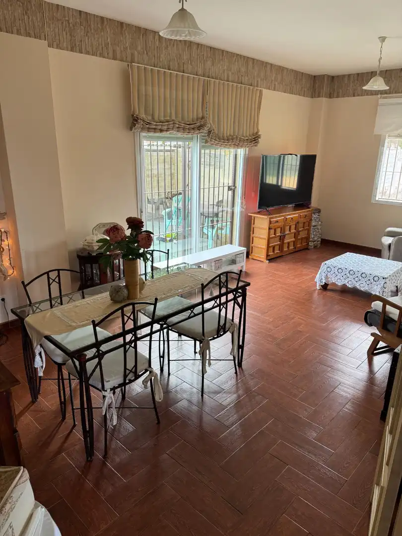 Menjador de Casa o xalet en venda en Villanueva del Río y Minas amb Aire condicionat, Jardí privat i Terrassa