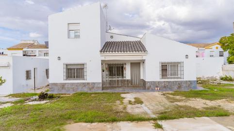 Foto 2 de Casa o chalet en venta en  Calle República Dominicana, La Soledad, Chiclana de la Frontera